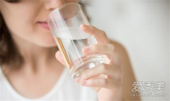 被晒黑了怎么办？快速美白脸的方法在这里