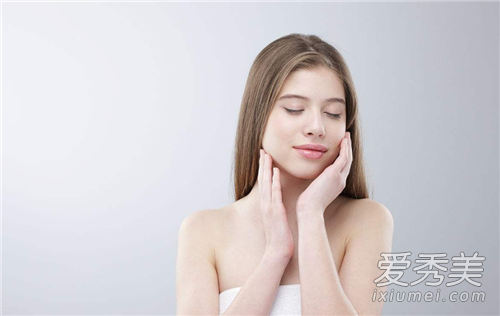 洗脸加什么可以美白 怎么洗脸可以美白