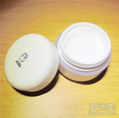 素颜霜对皮肤伤害大吗 素颜霜会堵塞毛孔吗