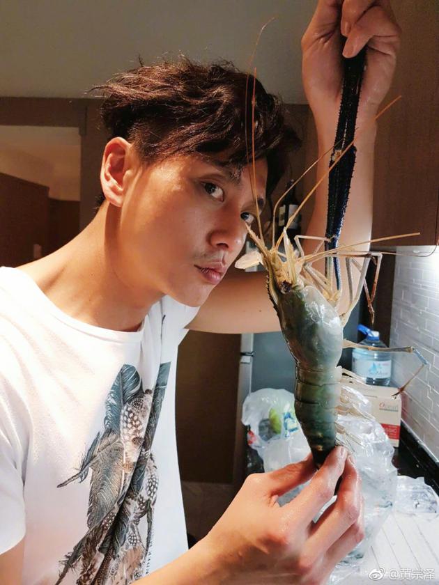 黄宗泽被指与陈嘉桓谈恋爱 女方被拍已在家中？