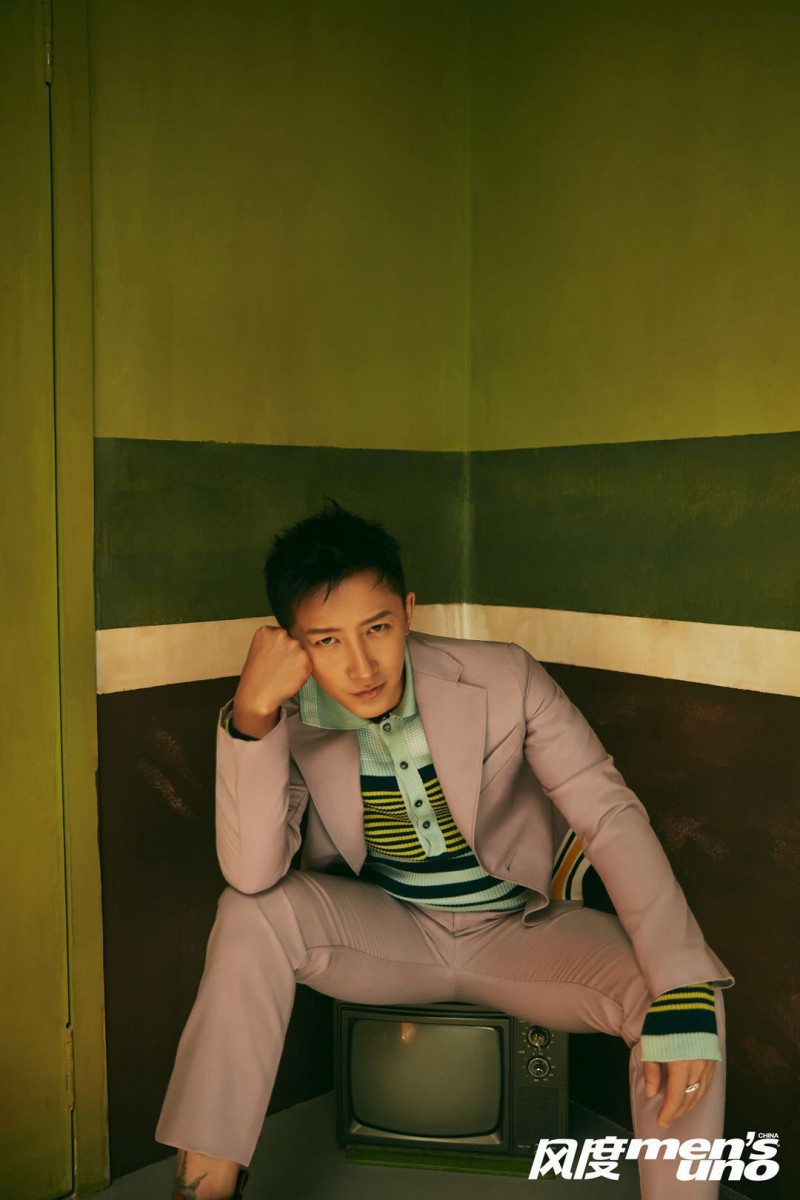 韩庚杂志封面大片演绎时光的穿行者 庚心未变