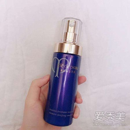 cpb夜乳白天能用吗 cpb夜乳清爽滋润区别