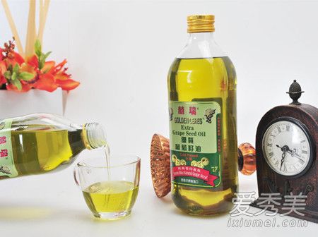 葡萄籽油可以涂脸吗 葡萄籽油涂脸有什么好处