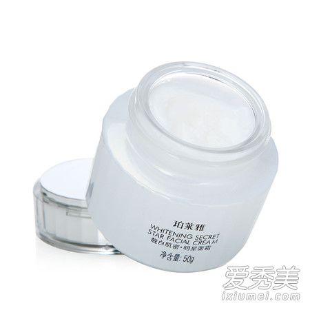 面霜为什么不能擦眼睛 面霜为什么会搓泥