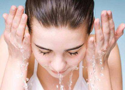 陈醋洗脸好还是白醋 陈醋洗脸的正确方法