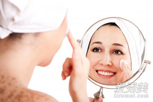 脸上有红血丝如何修复 敏感肌肤去红血丝用什么牌子护肤品好