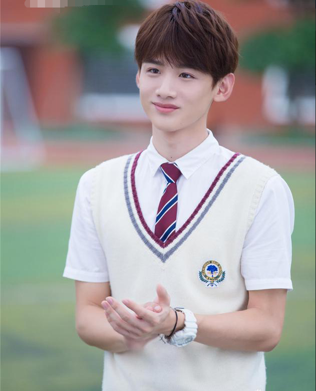 白敬亭岑宁儿恋爱？工作室疑似辟谣：假的