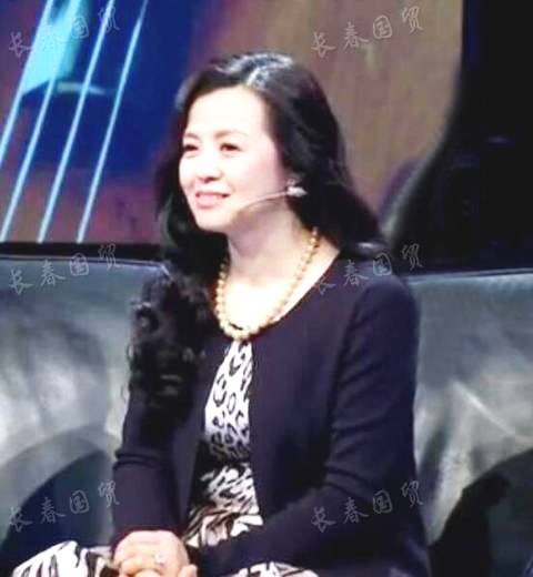 王刚妻子年轻时旧照曝光  五官清秀气质出众