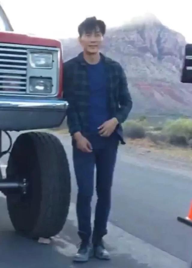 网曝李晨即将携新剧回归，近照曝光瘦到脱相！