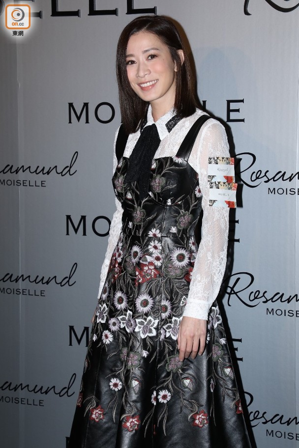 海兰察旧照曝光身材超棒 佘诗曼：“明玉”会有兴趣的