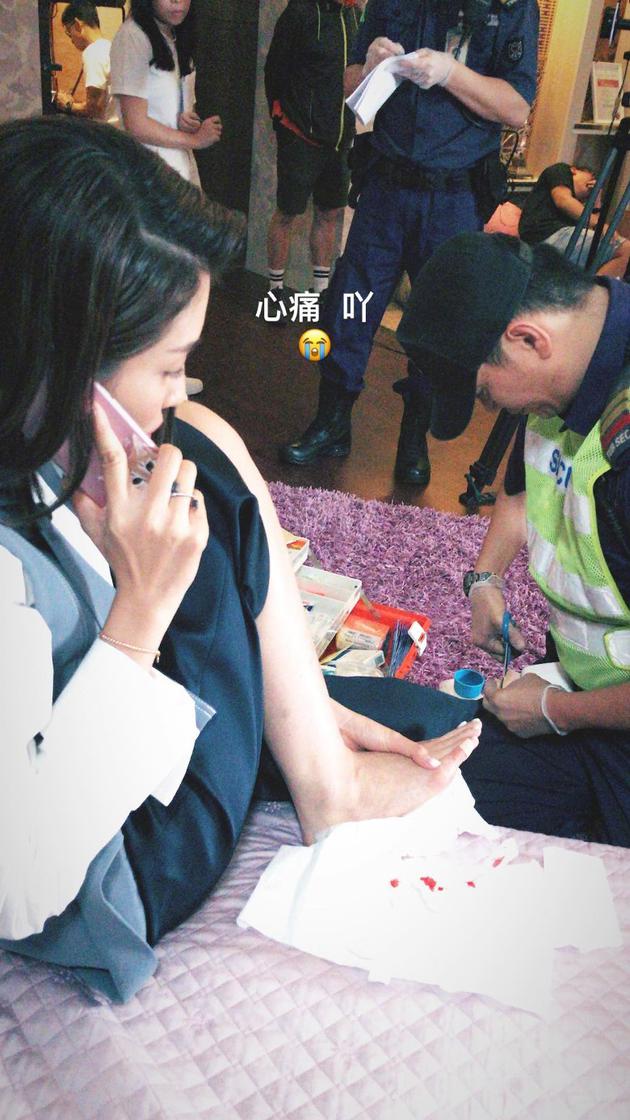 陈敏之拍戏不慎撞床脚 脚趾血流5小时不止