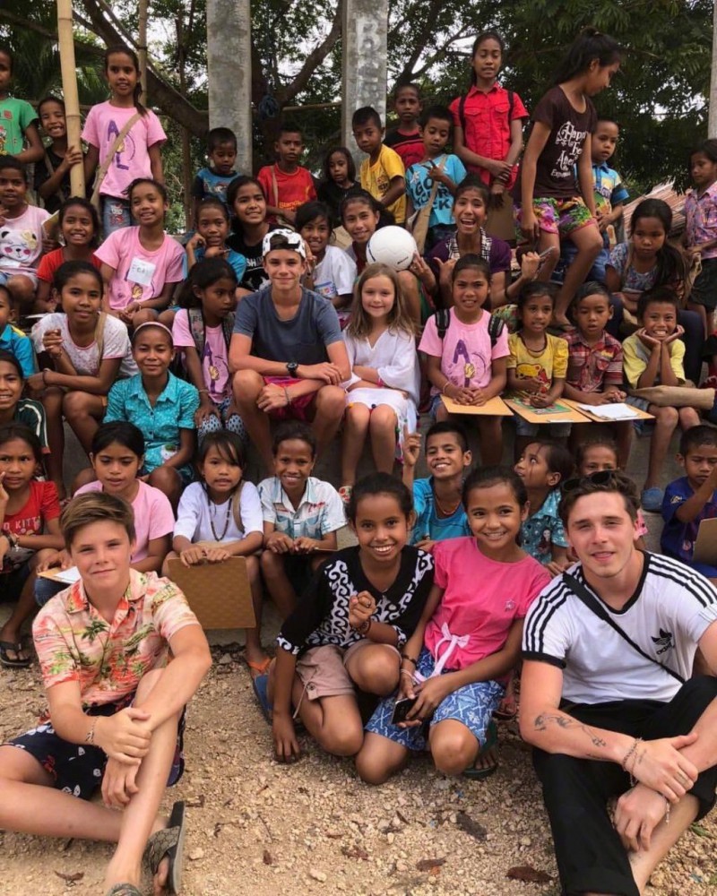 回顾贝克汉姆家孩子的暑假生活 完全就是环球亲子游啊