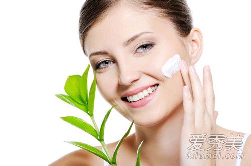 美白精华可以去痘印吗 美白精华可以用两种吗
