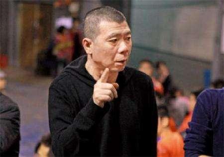 冯小刚逆势而归，马甲换成监制后新片悄然上线，东家依旧是华谊