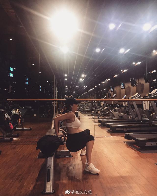 欧弟老婆产前不忘化妆，分娩时放嘻哈舞曲，堪称地表最强孕妇