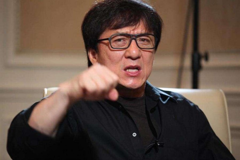 吴绮莉放手吴卓林嫁入加拿大，断送女儿前程，成龙暂时无回应