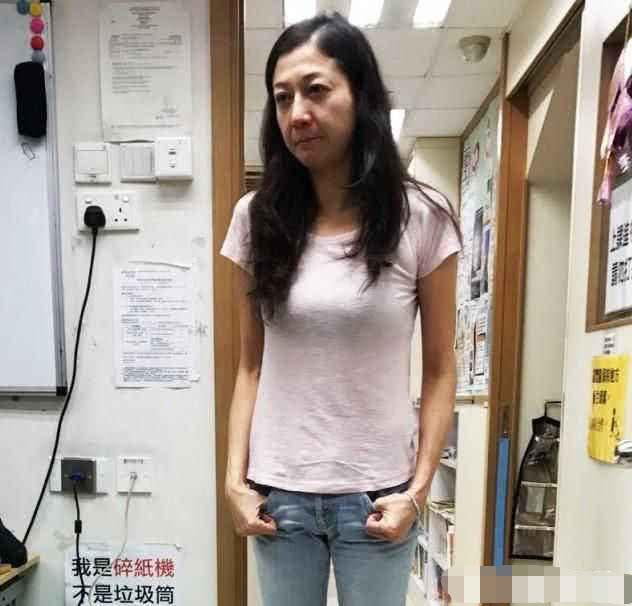 吴绮莉放手吴卓林嫁入加拿大，断送女儿前程，成龙暂时无回应