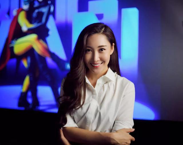 她为拒绝潜规则，从演员转型制片，曾为支持潘粤明复出赔200万！