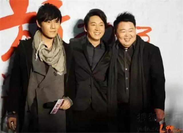 她为拒绝潜规则，从演员转型制片，曾为支持潘粤明复出赔200万！