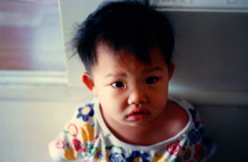 谢依霖喜得千金 在水里生产自夸超猛！