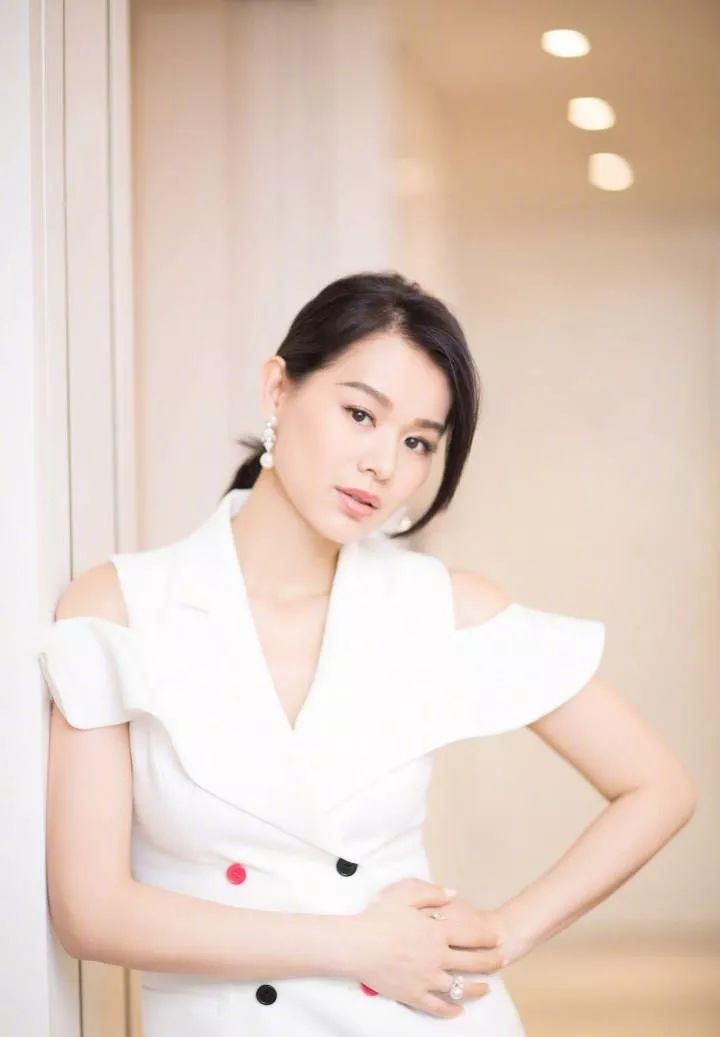 刚生完又怀上了?现在还不敢公布!