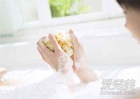 泡澡瘦身用什么精油好 泡澡精油哪个牌子好