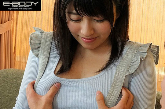 E-BODY专属女优井上爱唯 人小奶大巨乳女优2月出道