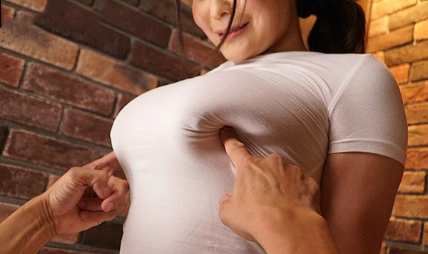 H罩杯绝世奶妹美云爱梨 巨乳人妻令人胸奴党欲罢不能