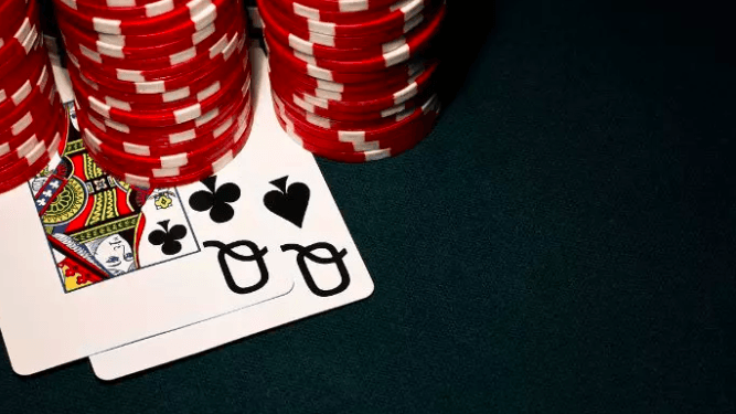 德州扑克技巧—翻牌前拿到大对子的玩牌策略