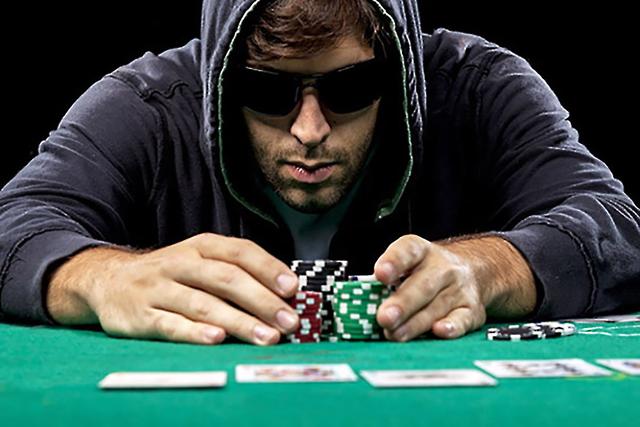 德州扑克玩法：半诈唬及其实战牌例